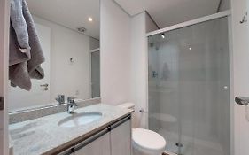 Studio novo junto a liberdade com garagem